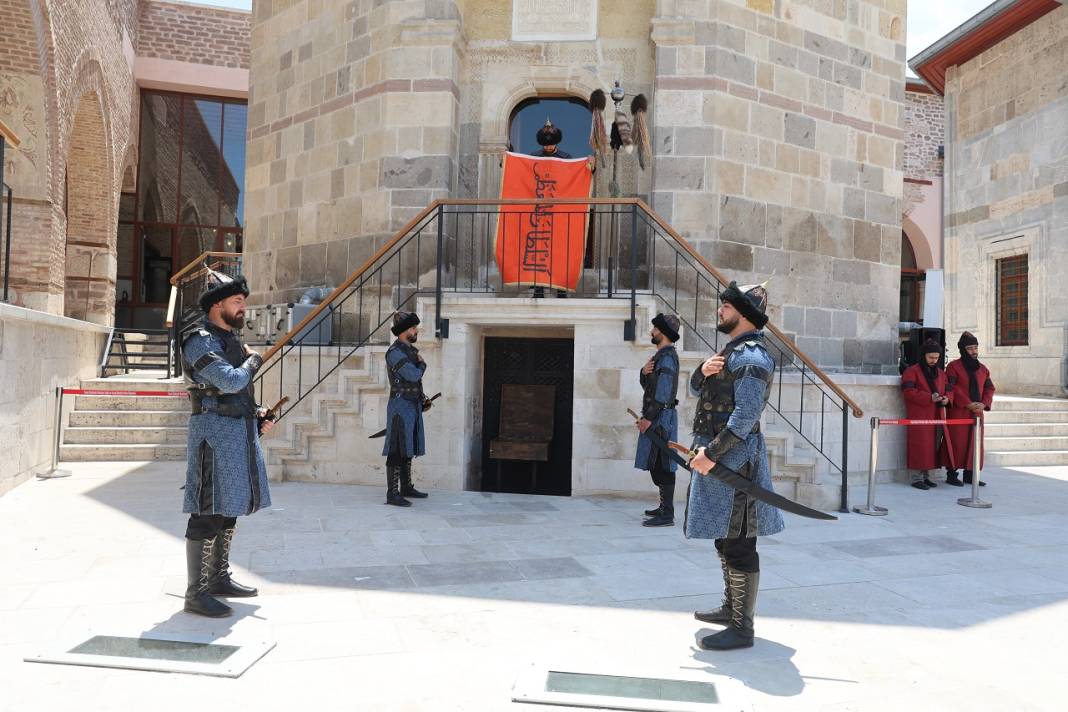 Konya'da her Cuma yapılıyor: Vatandaş yoğun ilgiyle izliyor! 10